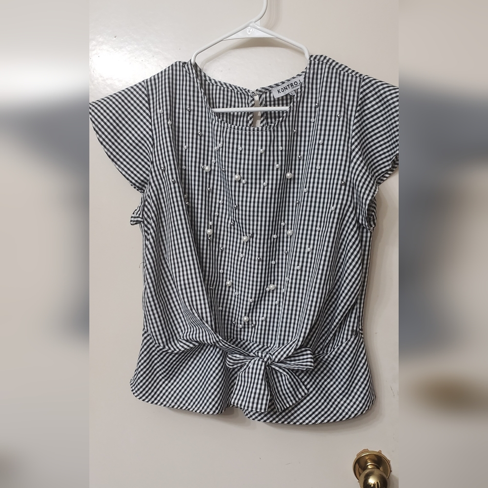 Front knot black and white w/Pearls
